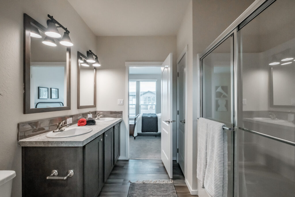 manufactured home spacious bathroom